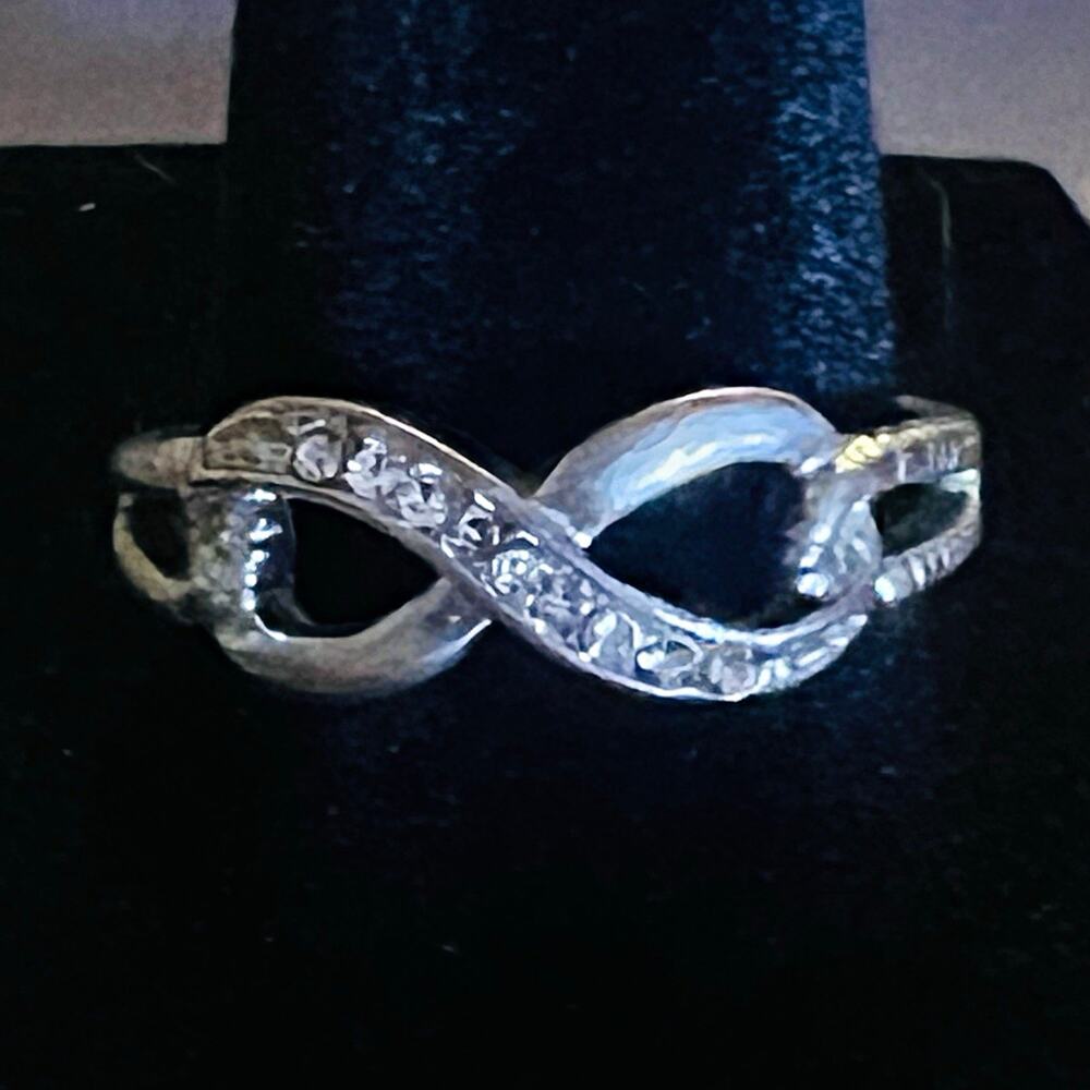 Vintage Silver Tone Infinity Band Ring Clear Round Rhinestones White Size 9